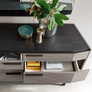 Olimpia Dresser